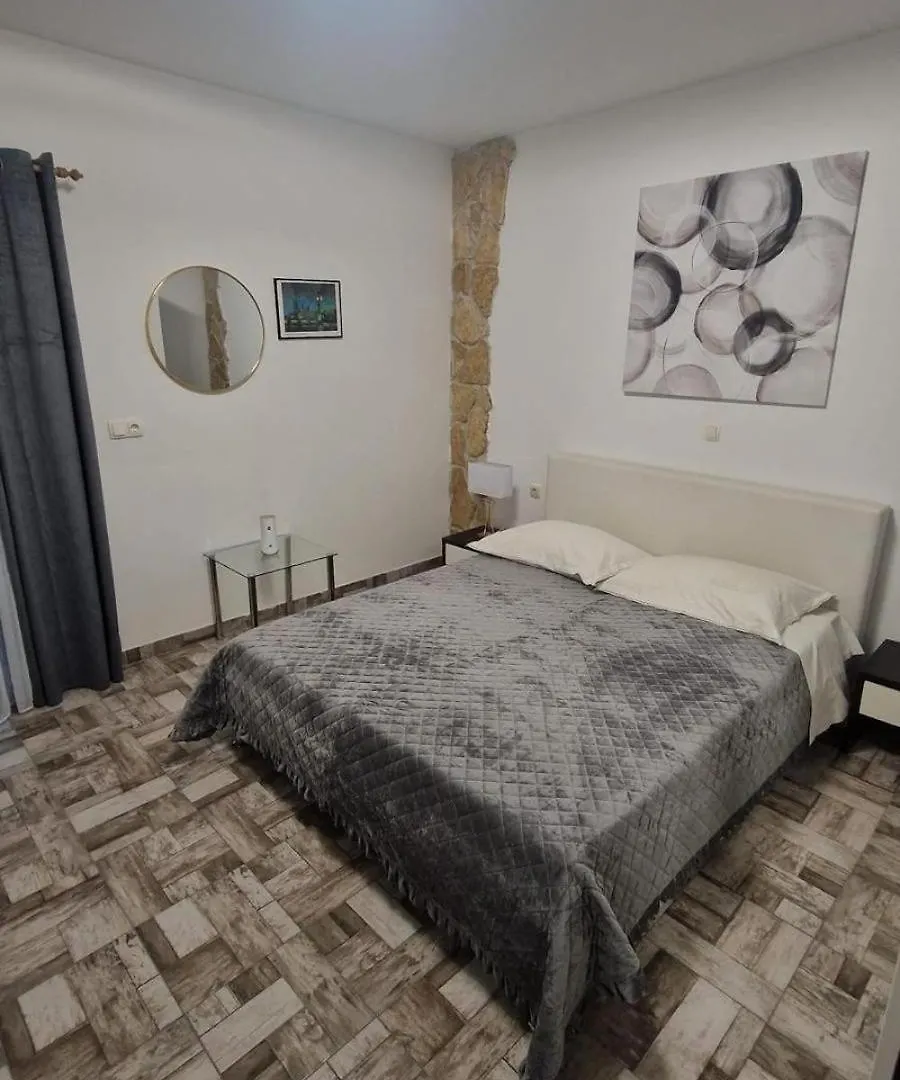 Family Friendly Apartments With A Swimming Pool Okrug Gornji, Ciovo - 23007 Trogir