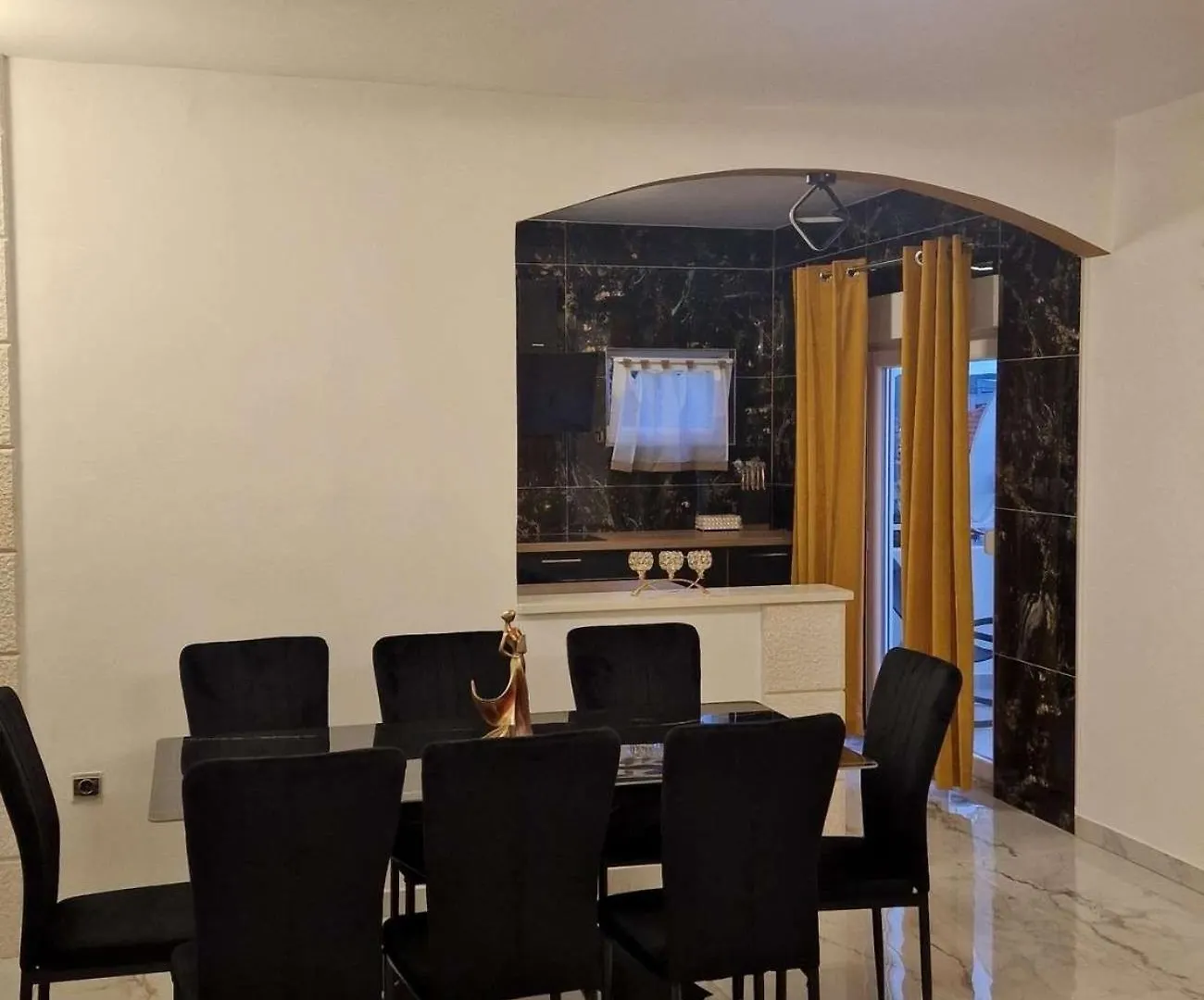 Family Friendly Apartments With A Swimming Pool Okrug Gornji, Ciovo - 23007 Trogir
