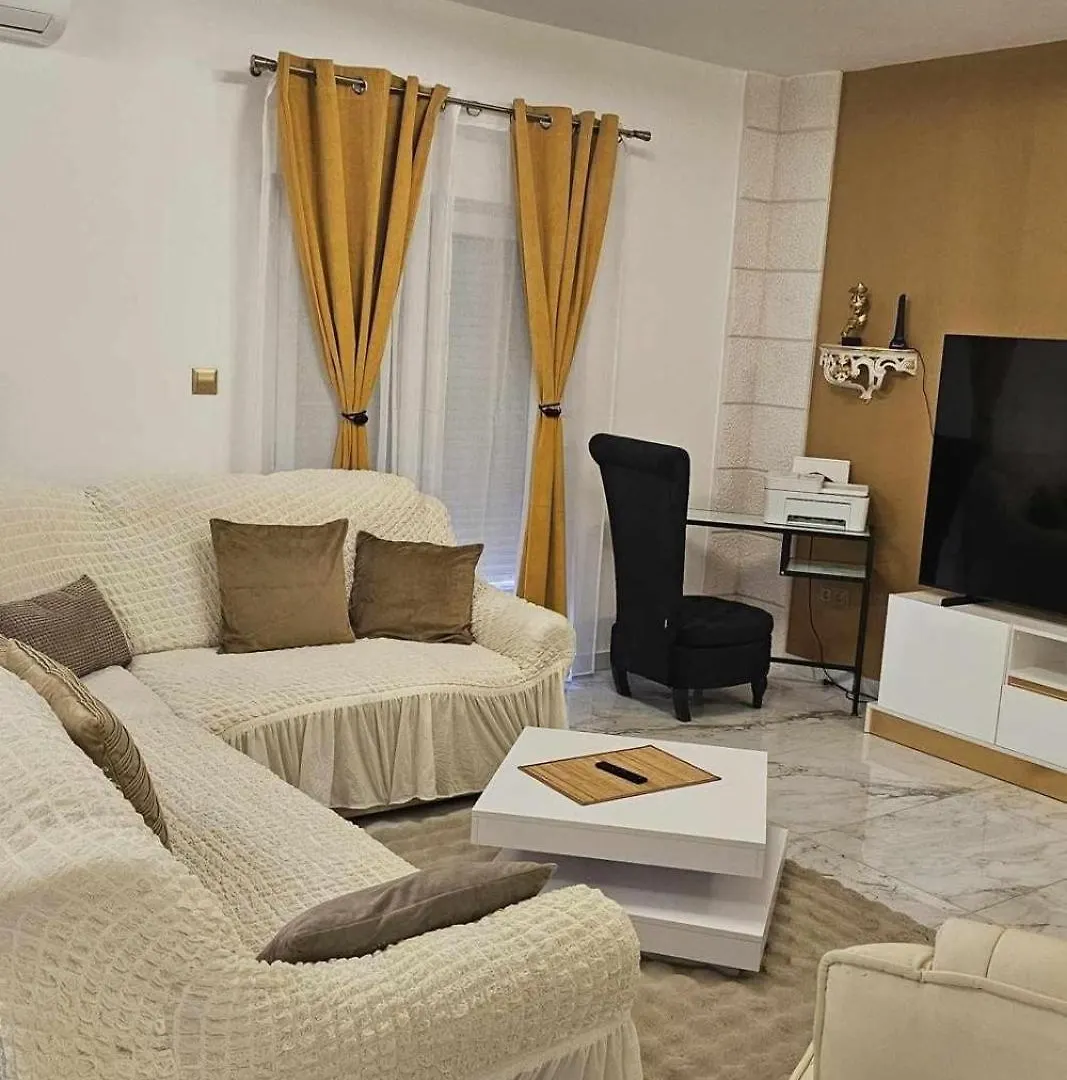 Family Friendly Apartments With A Swimming Pool Okrug Gornji, Ciovo - 23007 Trogir