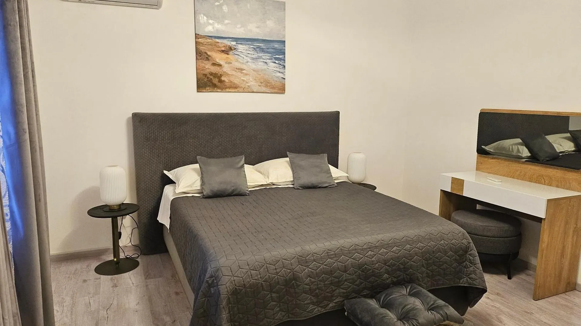 Family Friendly Apartments With A Swimming Pool Okrug Gornji, Ciovo - 23007 Trogir
